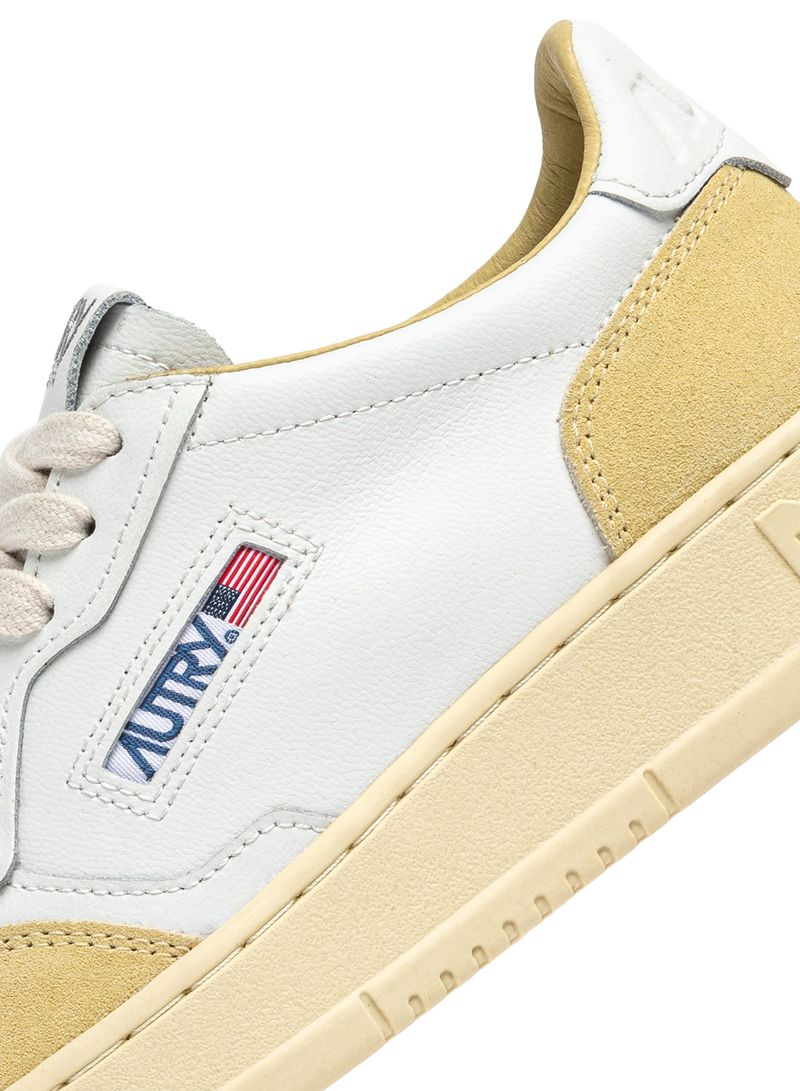 AUTRY - Basket Medalist Low Soft Leather/Suede White/Straw