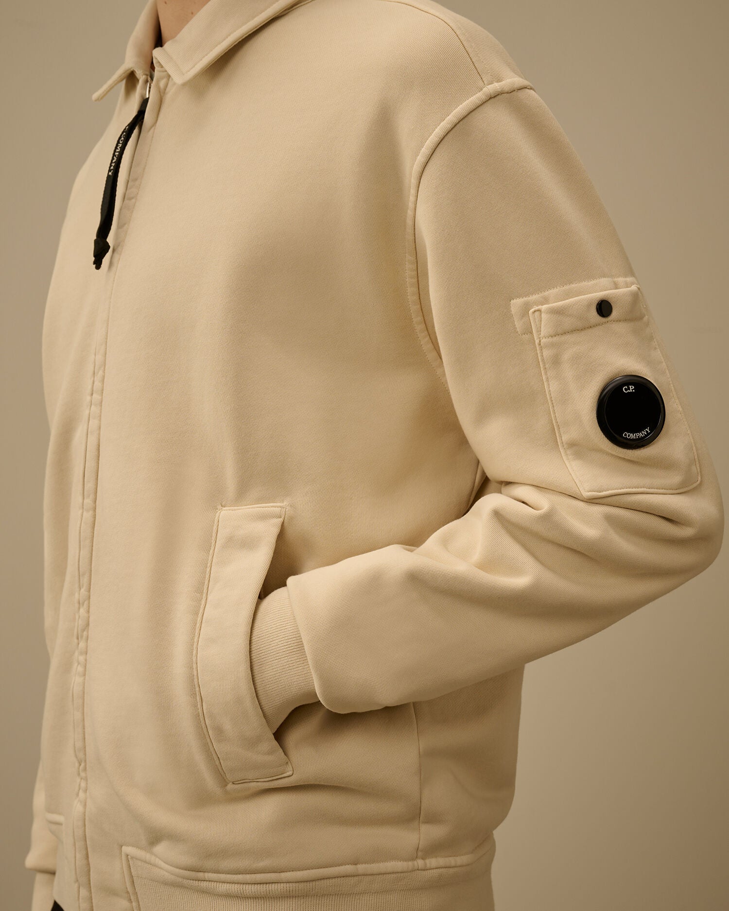 C.P. Company - Sweat zippé avec col Cotton Diagonal Fleece Frozen Dew