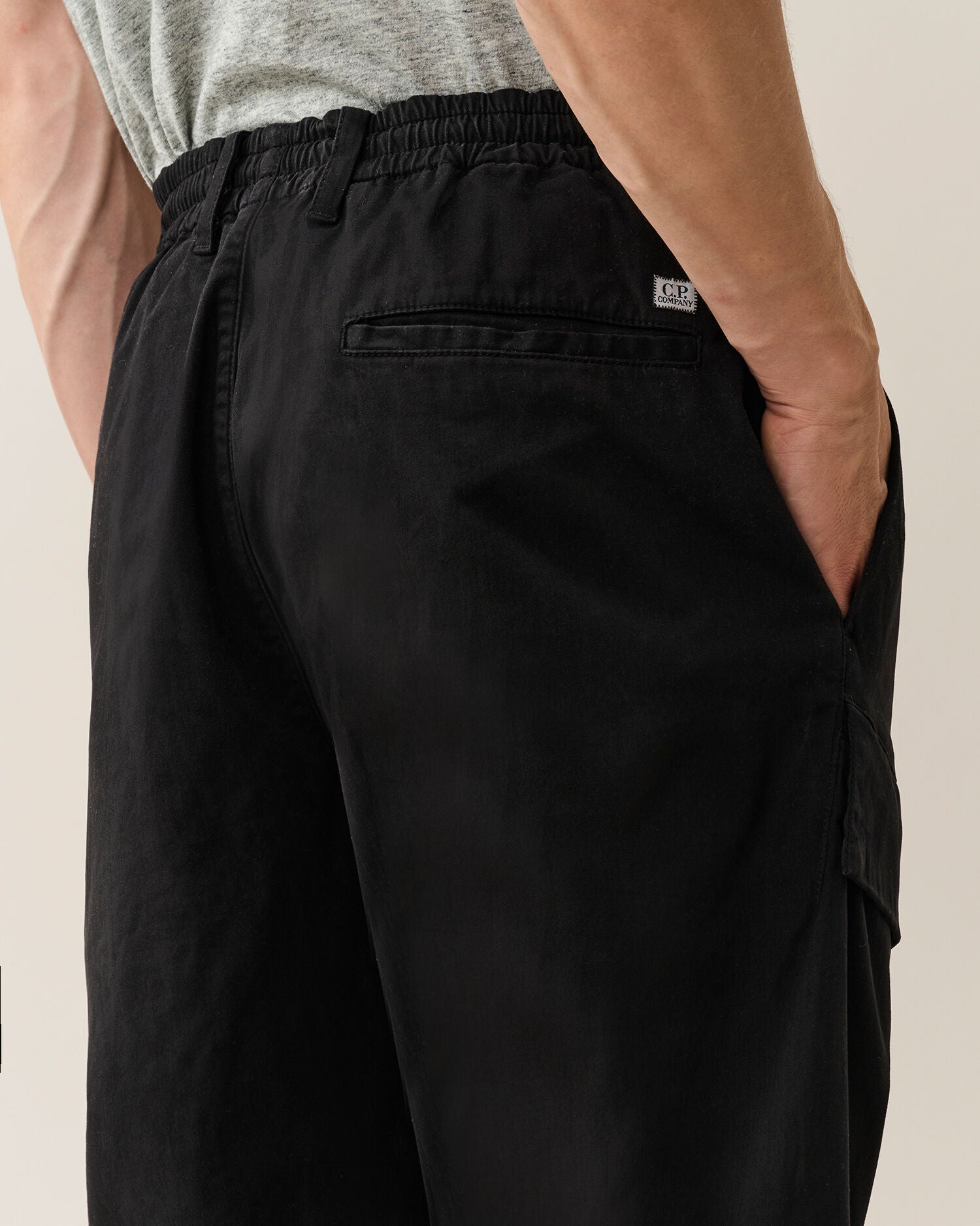 C.P. Company - Pantalon cargo Strech Sateen loose Black
