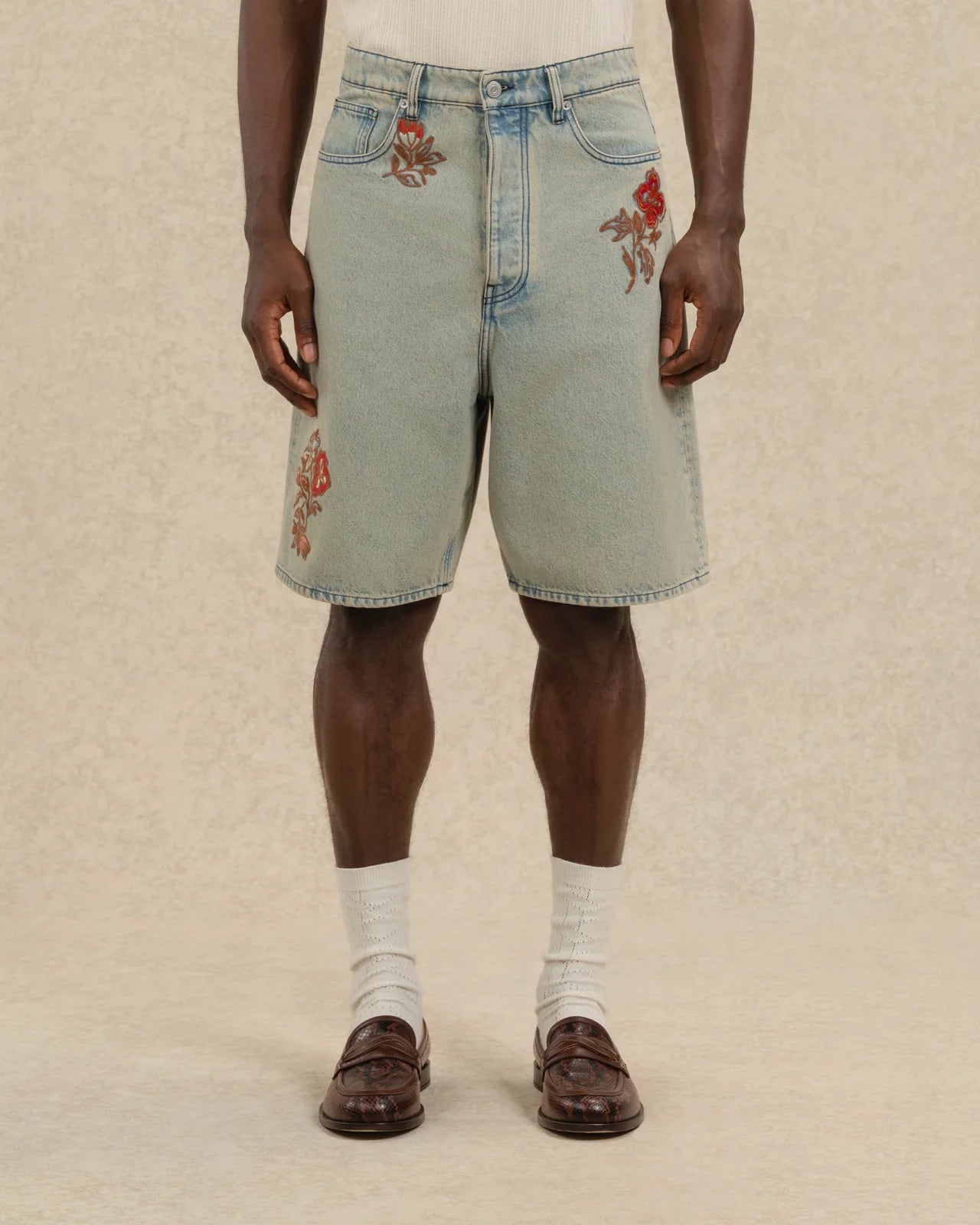 Drôle de Monsieur - Short Jean Dusty Bordé Fleurs Bleu Délavé