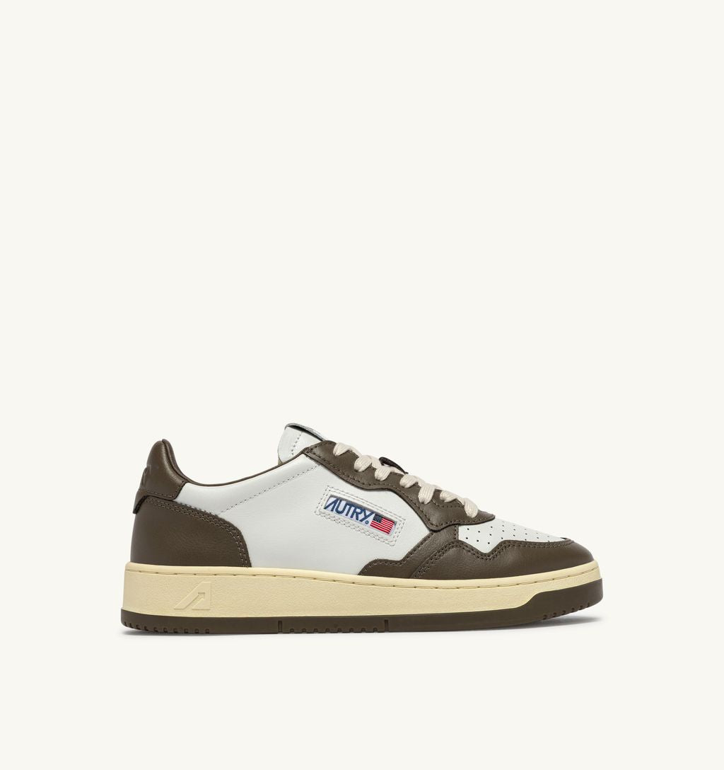 AUTRY - Basket Medalist Low Bicolor White/Chocolat