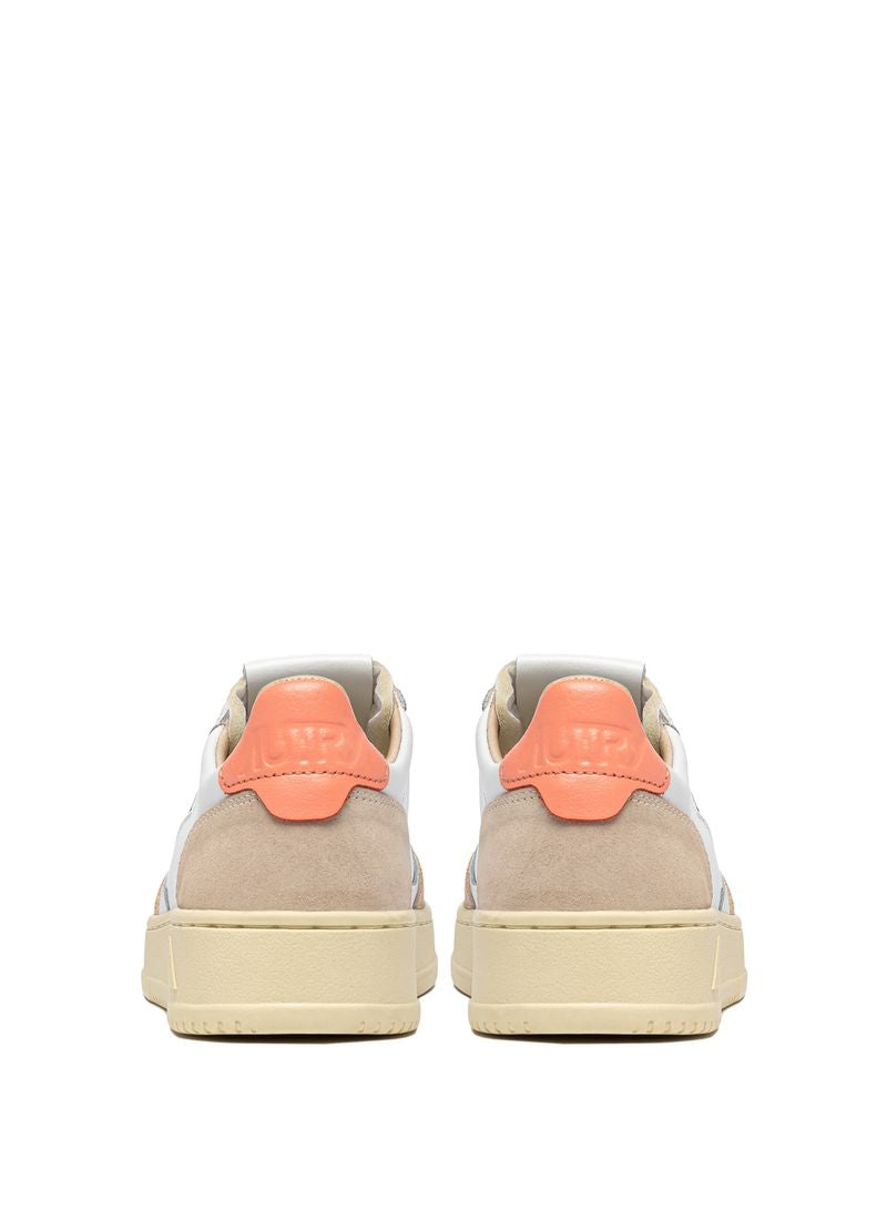 AUTRY - Basket Medalist Low cuir blanc / Peachp