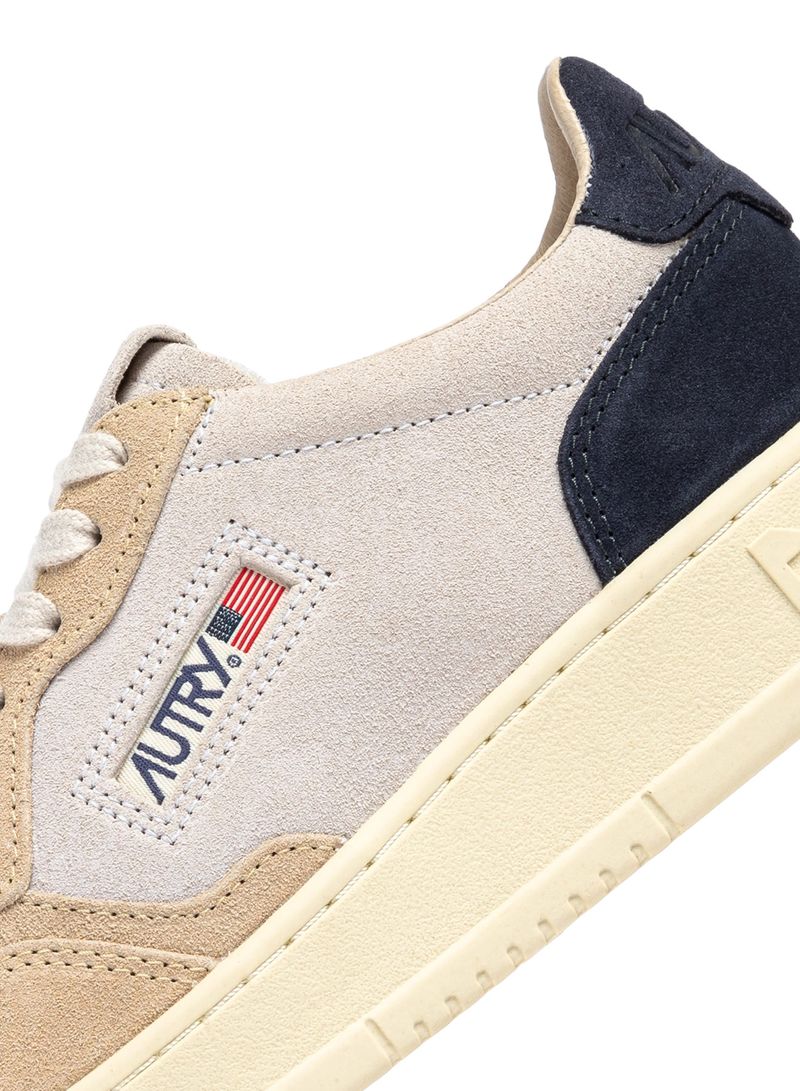 AUTRY - Basket Medalist Low Tricolor suede Sand/SpBlue