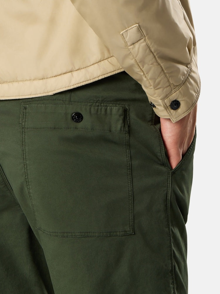 Stone Island - 3100035 Pantalon Chino coupe régular Vert Juniper