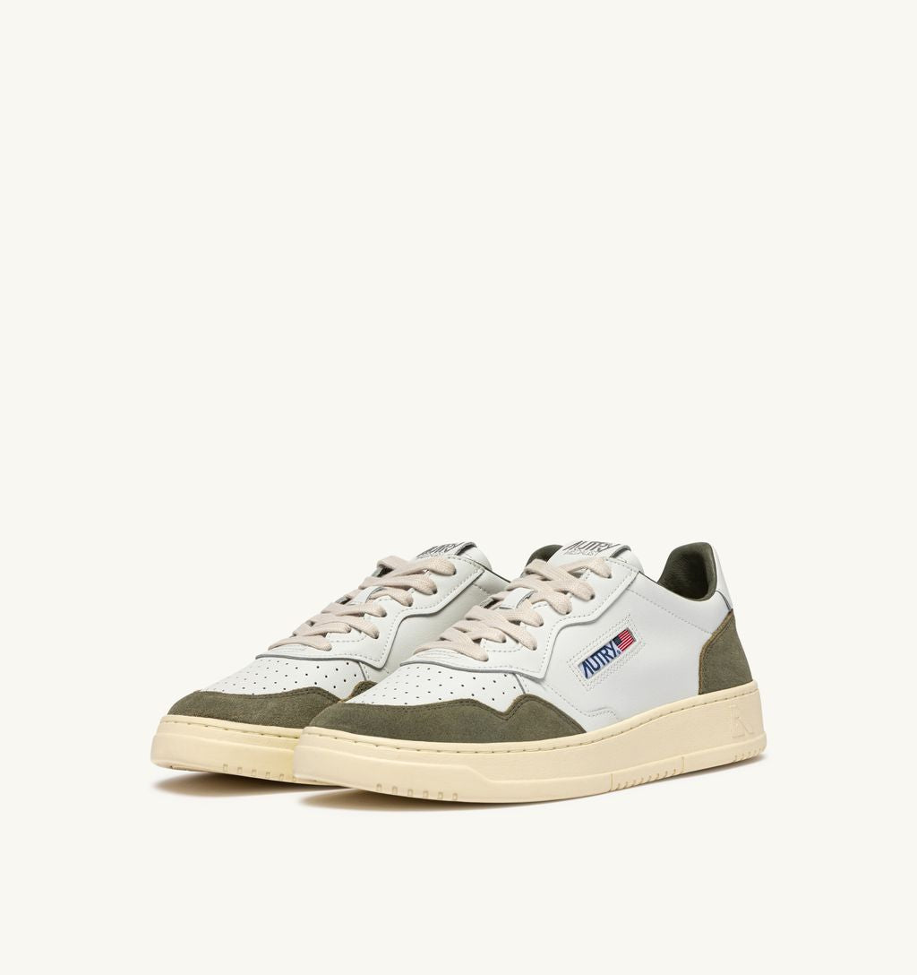 AUTRY - Basket Medalist Low Soft Leather/Suede White/Smocked Green