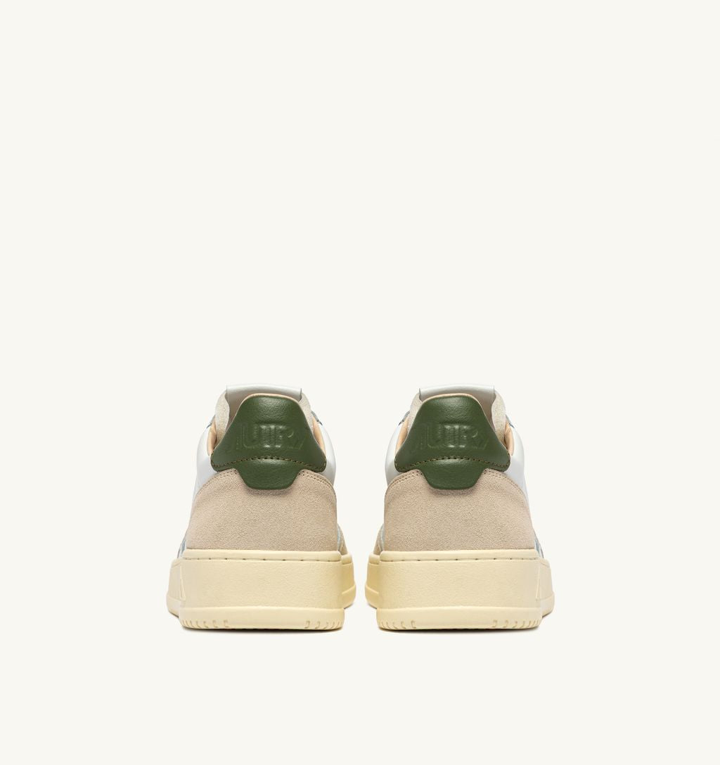 AUTRY - Basket Medalist Low cuir suede White / BronzeGreen