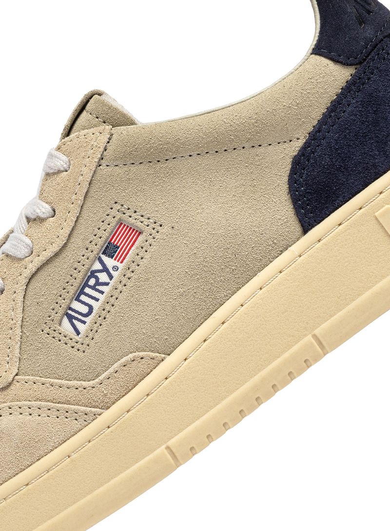 AUTRY - Basket Medalist Low Tricolor suede Ecru/BlueSp