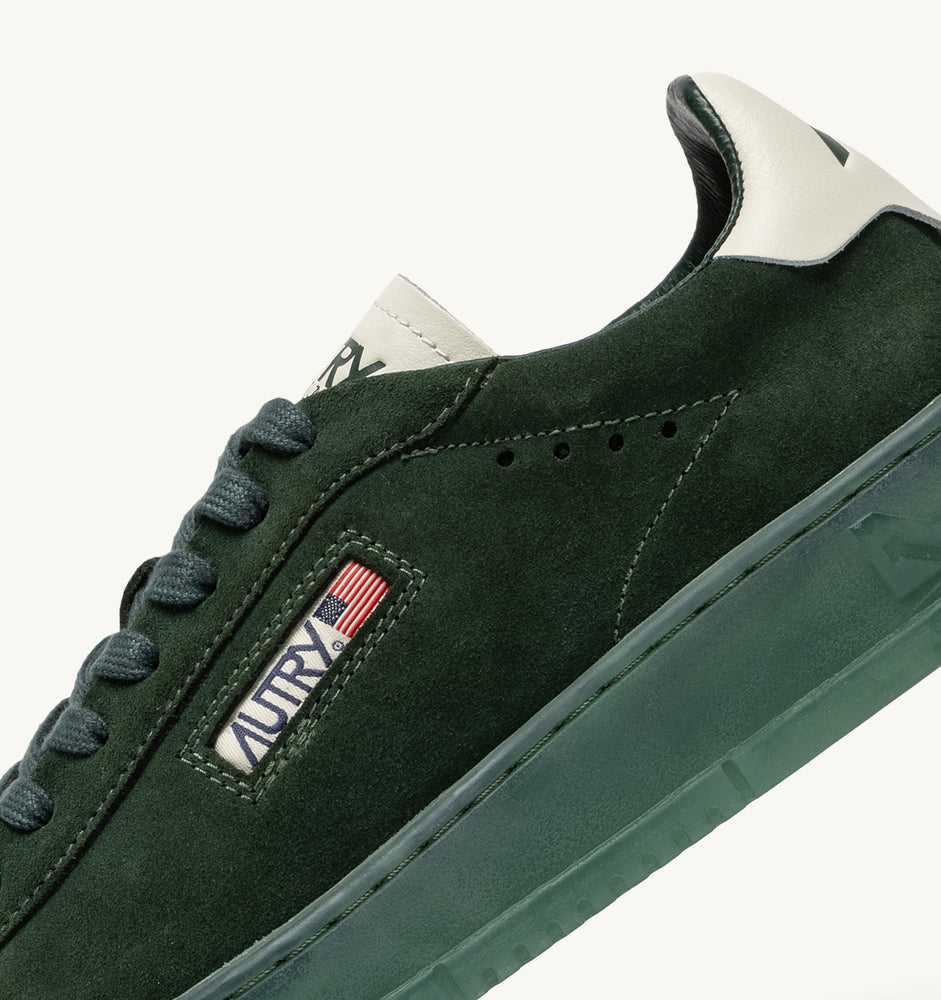 AUTRY - Basket Dallas en daim Marshmallow et vert bouteille
