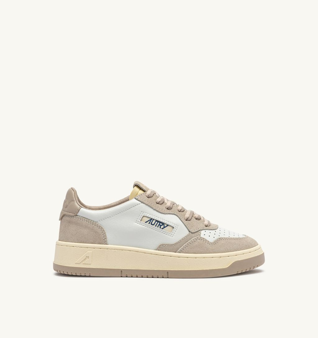 AUTRY - Basket Medalist Low cuir Suede Bicolor White/FeatherGray