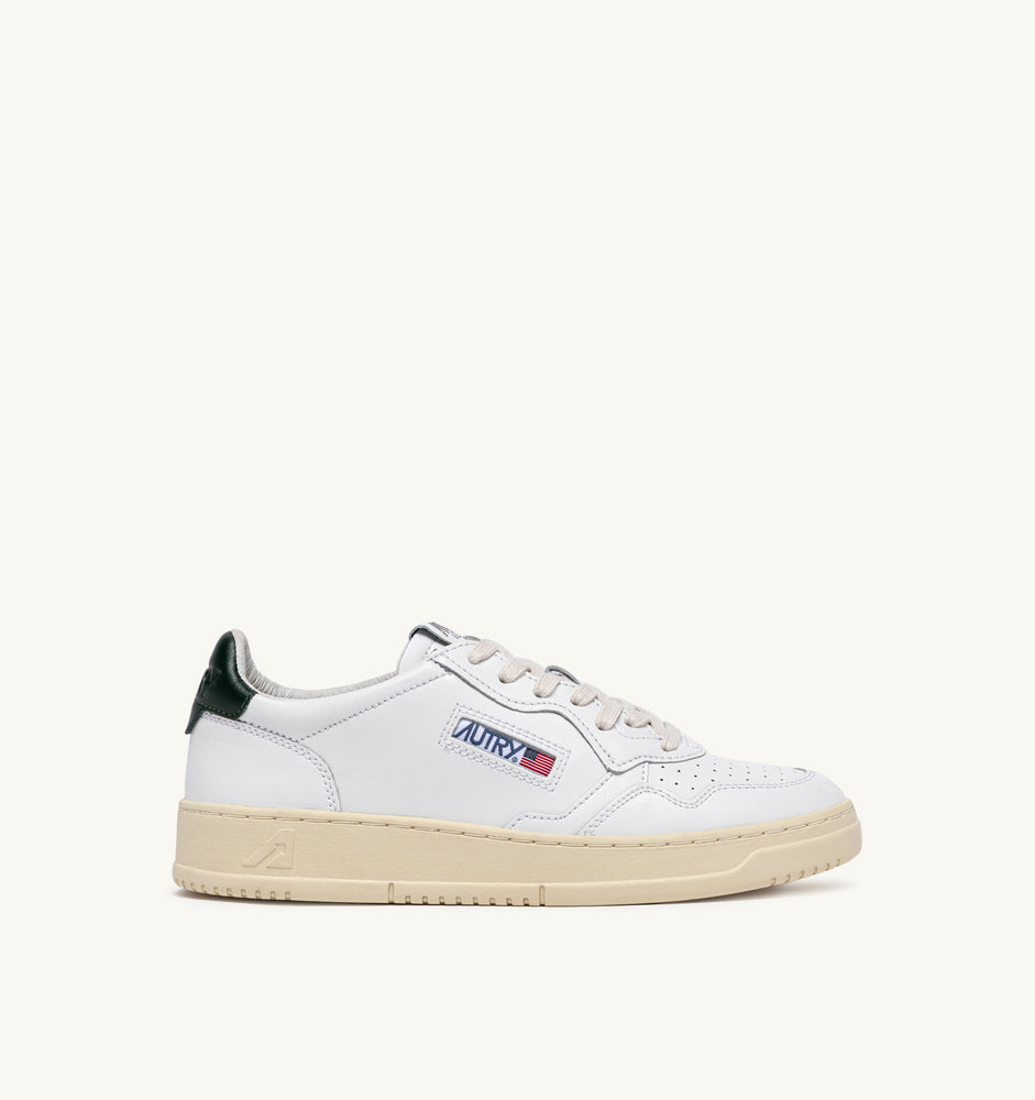 AUTRY - Basket Medalist Low cuir blanc / mountain kaki