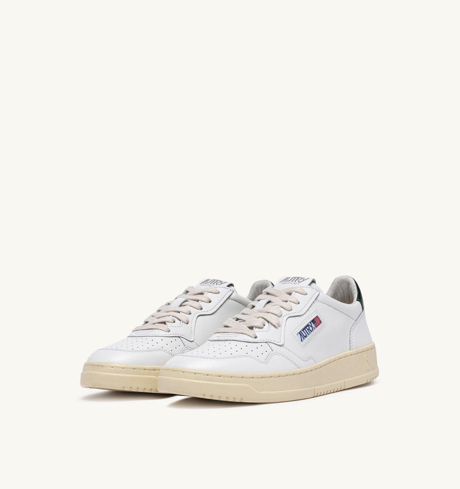 AUTRY - Basket Medalist Low cuir blanc / mountain kaki