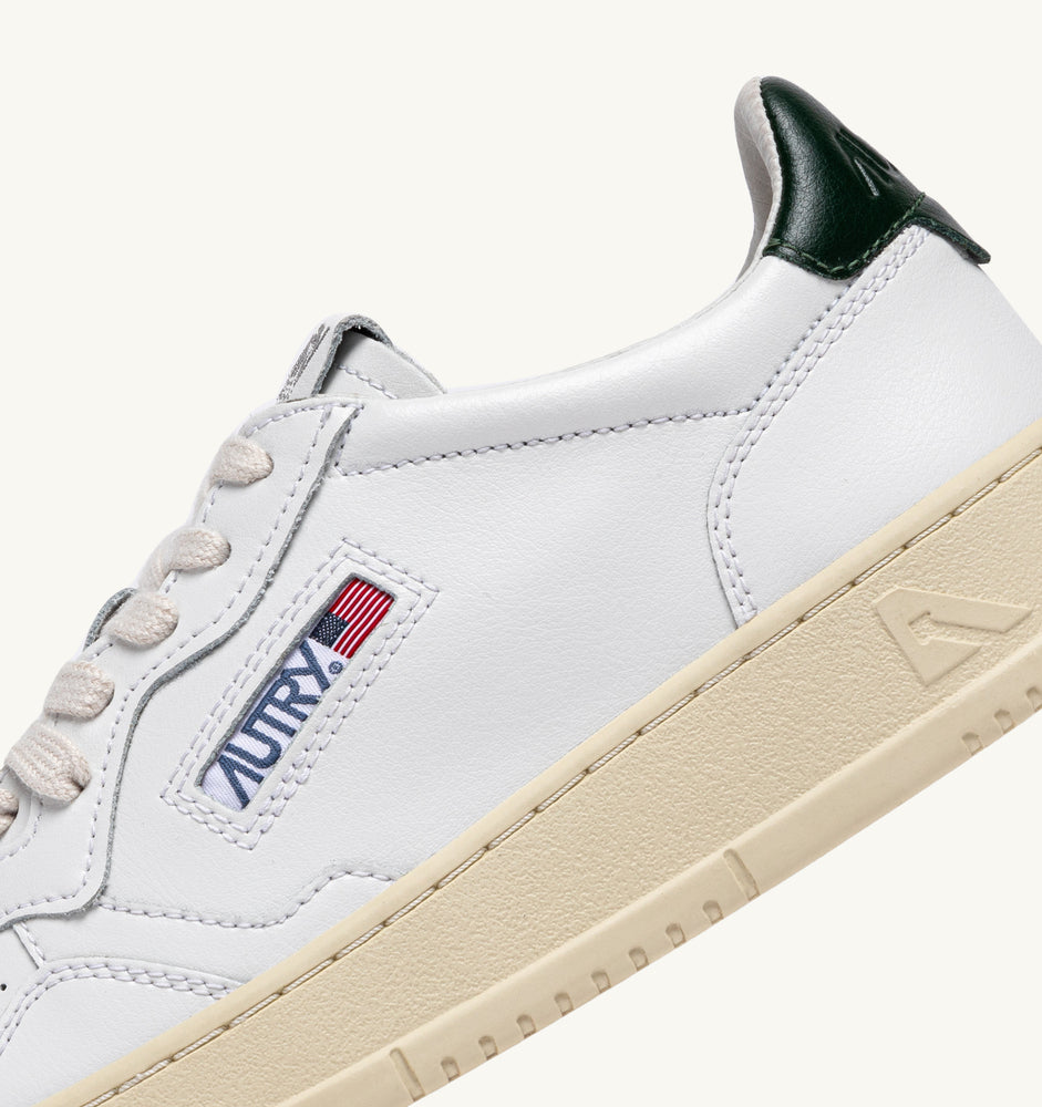 AUTRY - Basket Medalist Low cuir blanc / mountain kaki