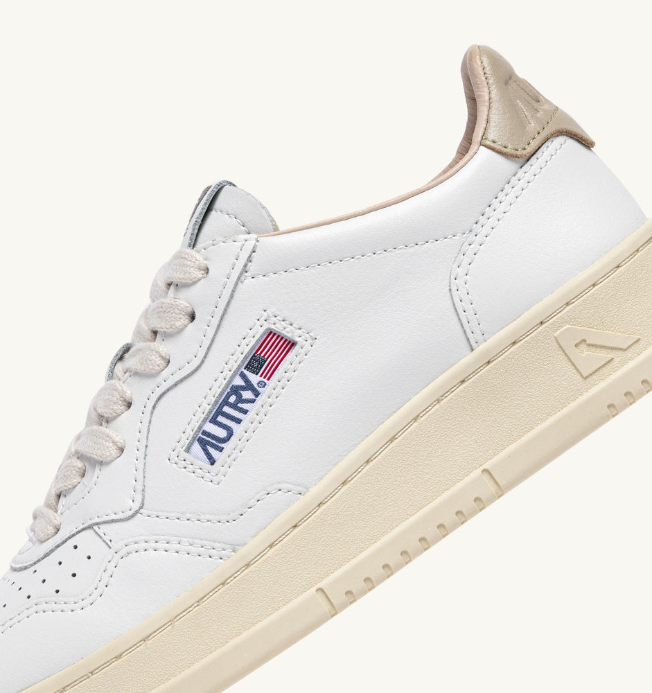 AUTRY - Basket Medalist Low cuir blanc / Tidal Foam