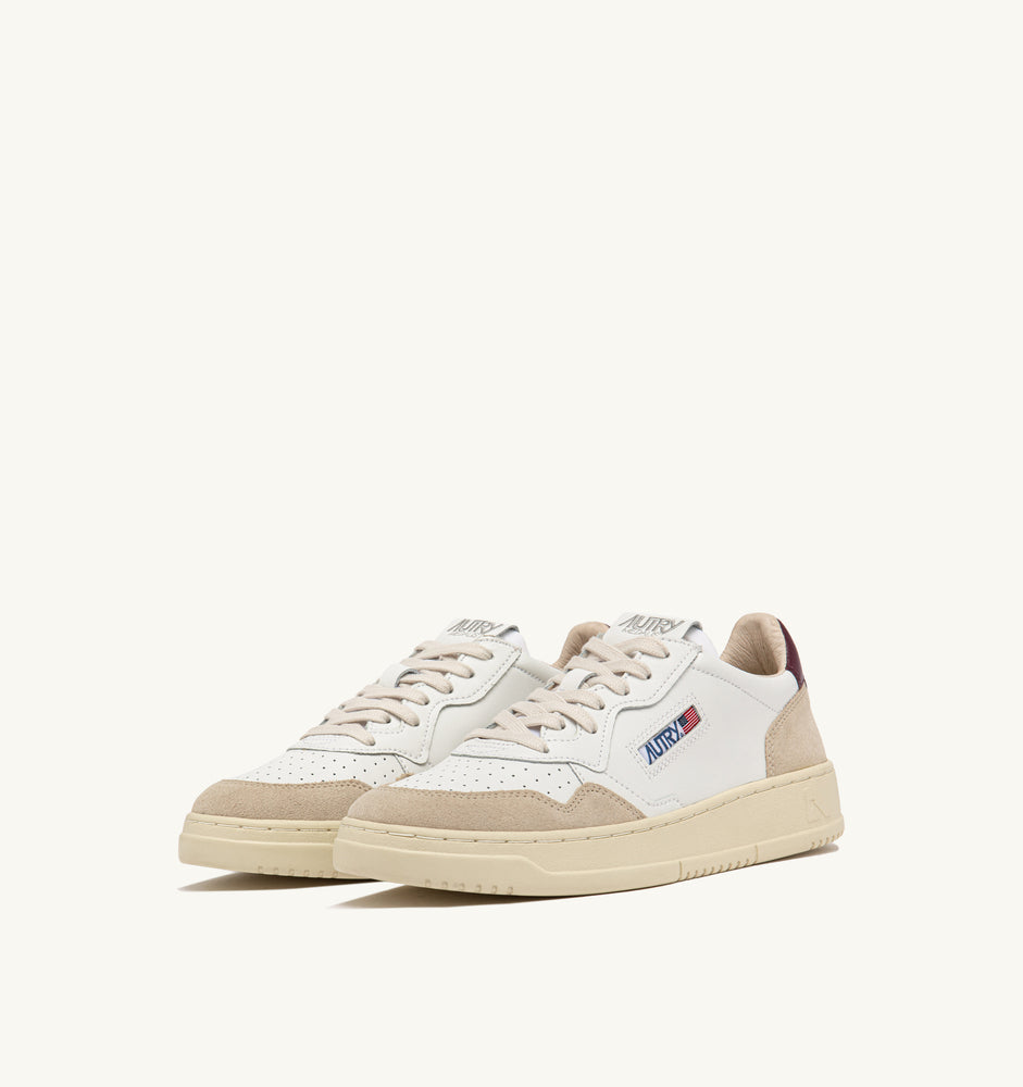 AUTRY - Basket Medalist Low cuir suede White / Burgundy