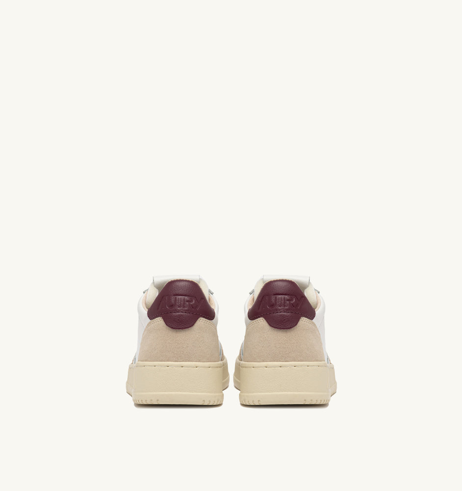 AUTRY - Basket Medalist Low cuir suede White / Burgundy