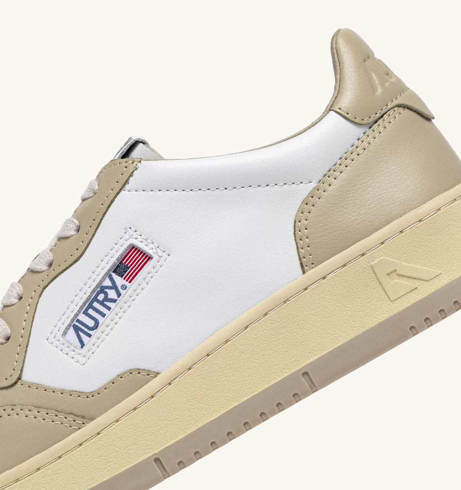 AUTRY - Basket Medalist Bicolor cuir blanc / Tidal foam