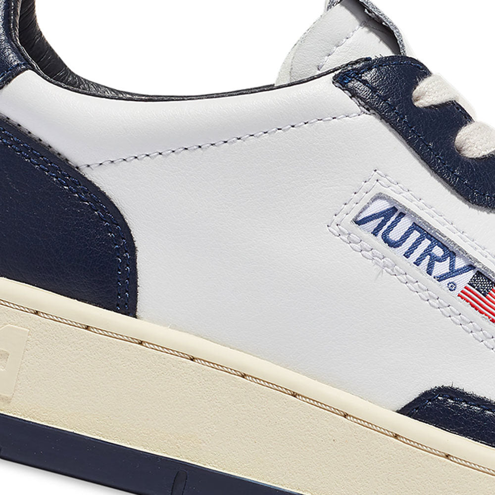 AUTRY - Basket Medalist Bicolor cuir blanc / Bleu