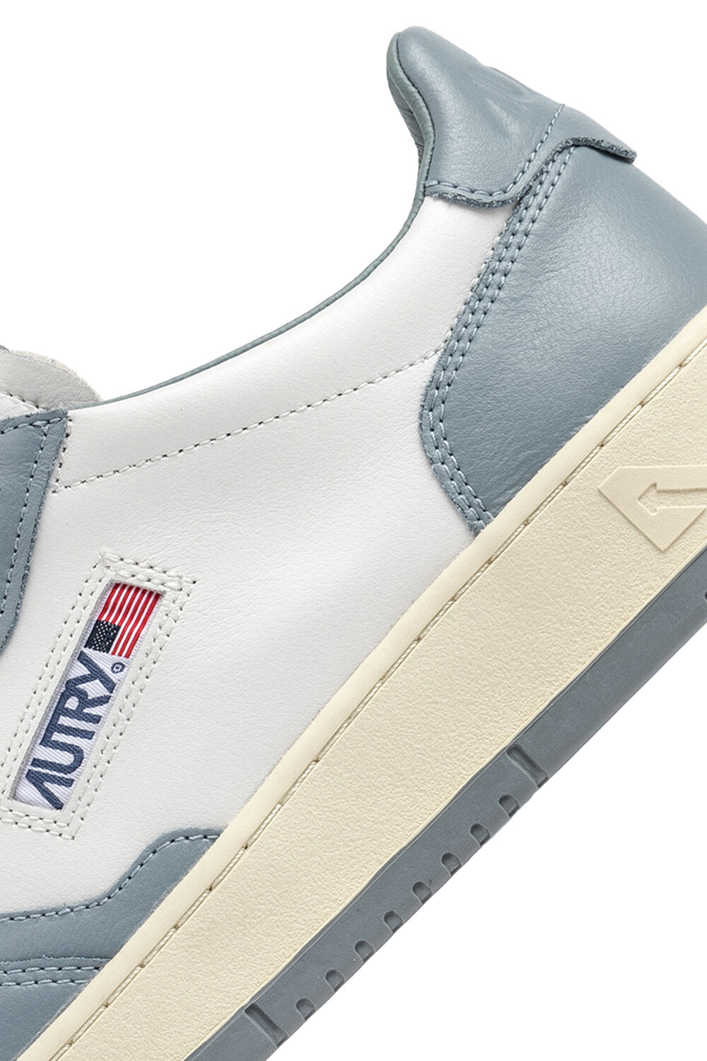 AUTRY - Basket Medalist Bicolor cuir blanc / celeste