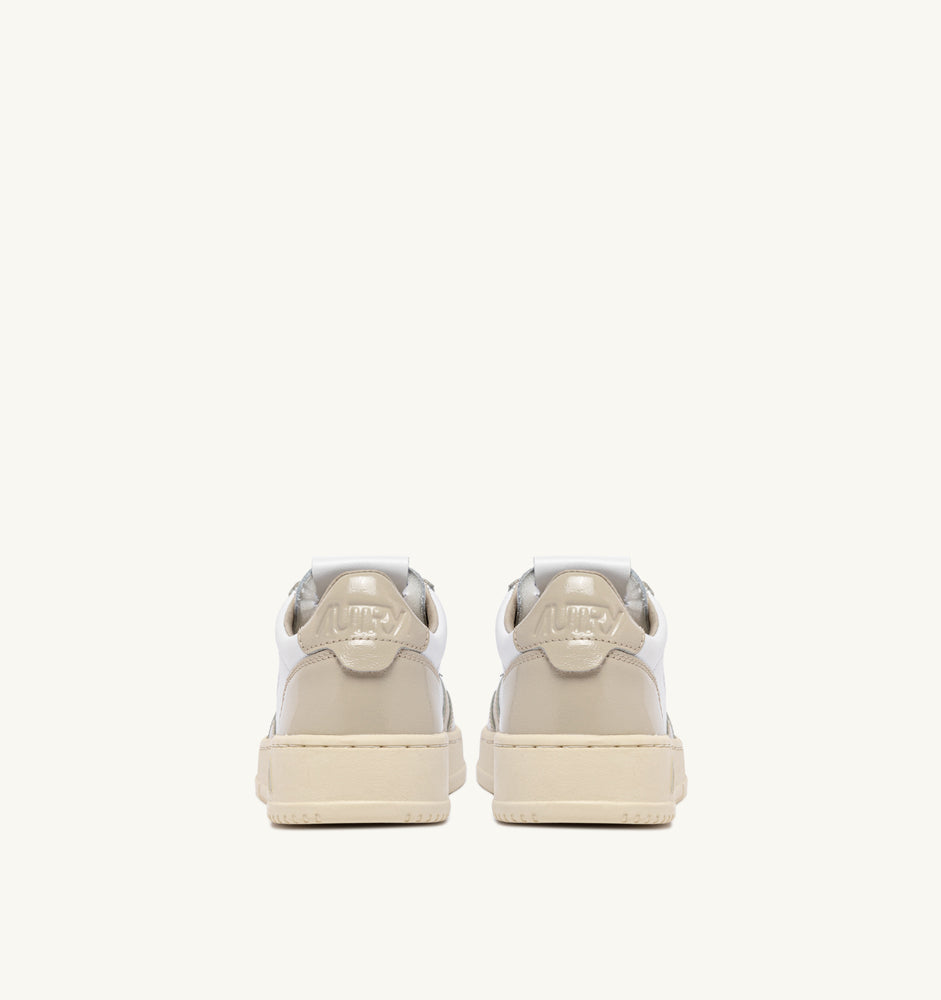 AUTRY - Basket Medalist Bicolor cuir vernis White / Tidal Foam