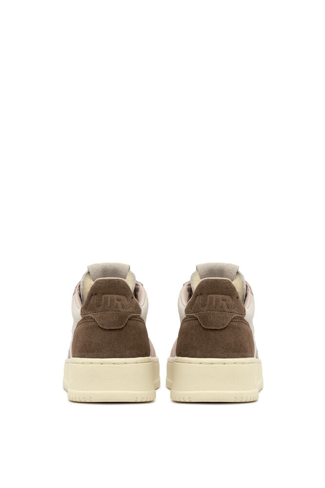 AUTRY - Basket Medalist Low tricolor en daim beige / rose et texas