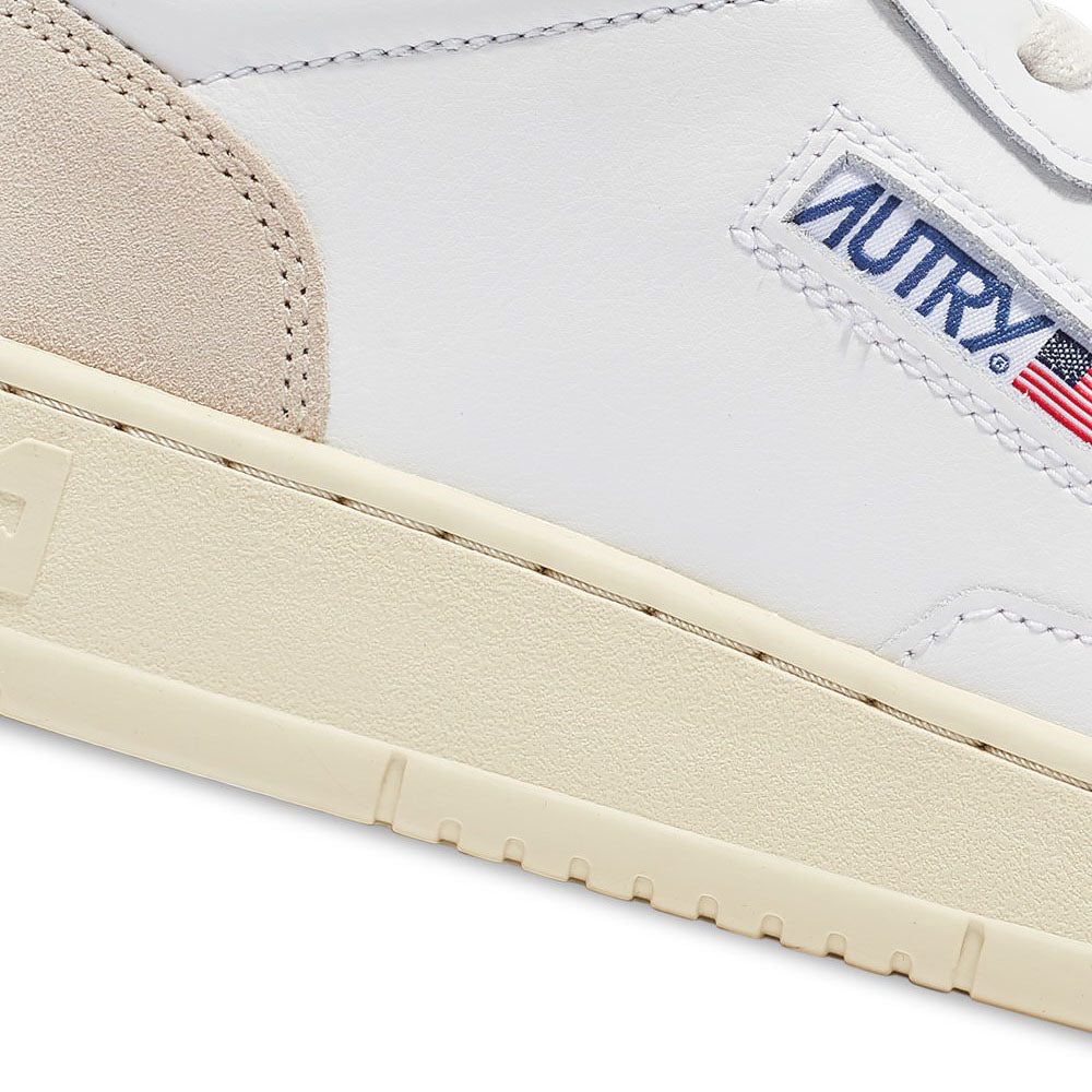 AUTRY - Basket Medalist en Cuir Blanc et Amazone et daim beige