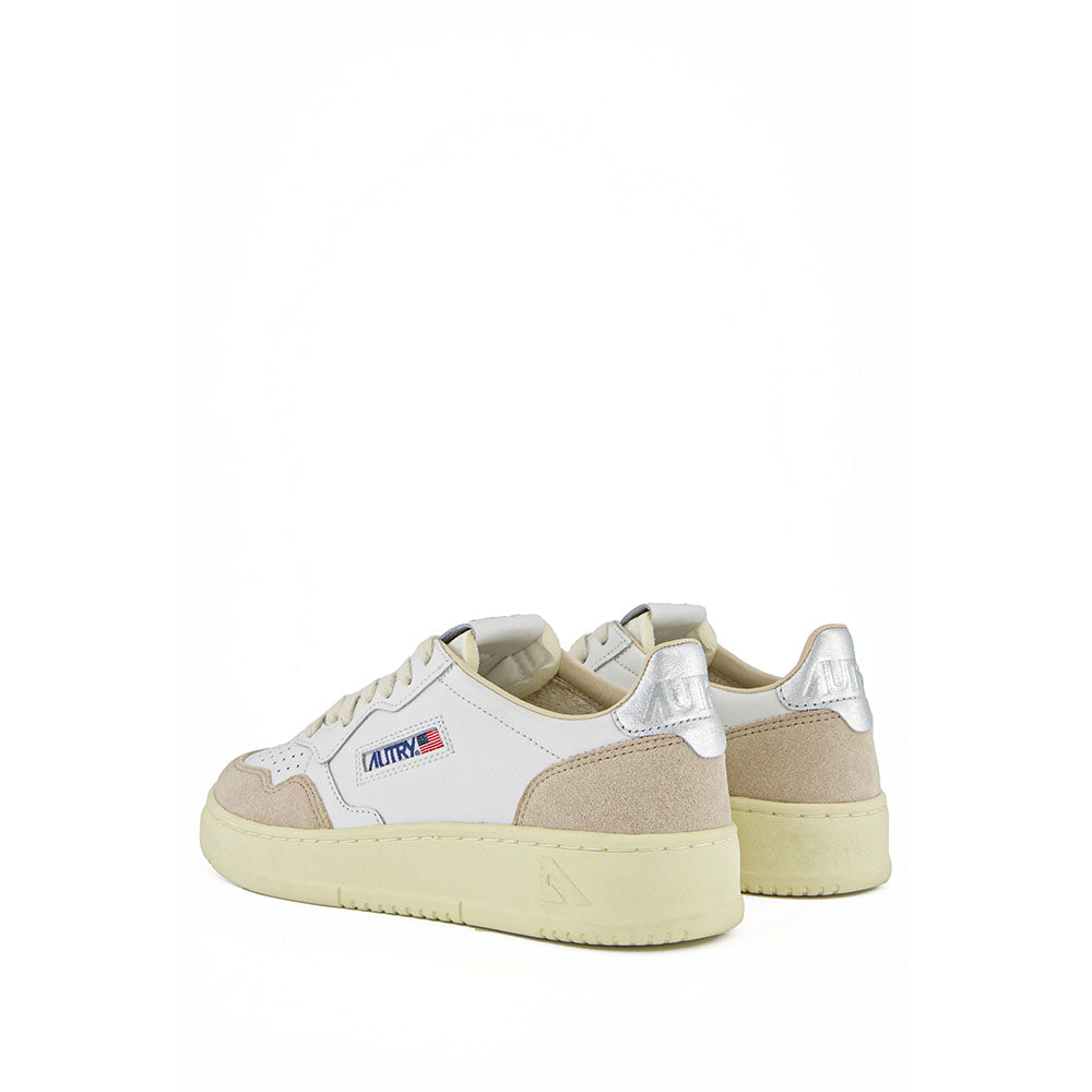 AUTRY - Basket Medalist en Cuir Blanc et Argent et daim beige