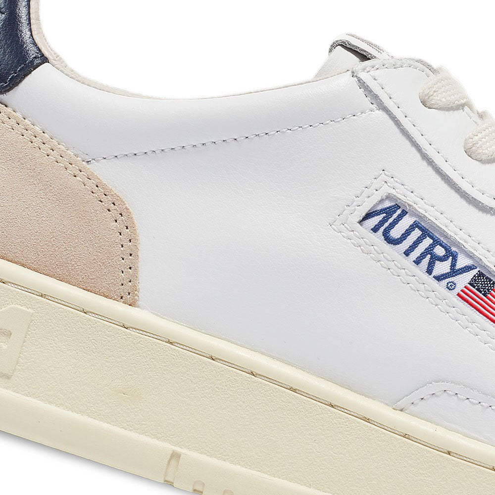 AUTRY - Basket Medalist en Cuir Blanc et Marine et daim beige