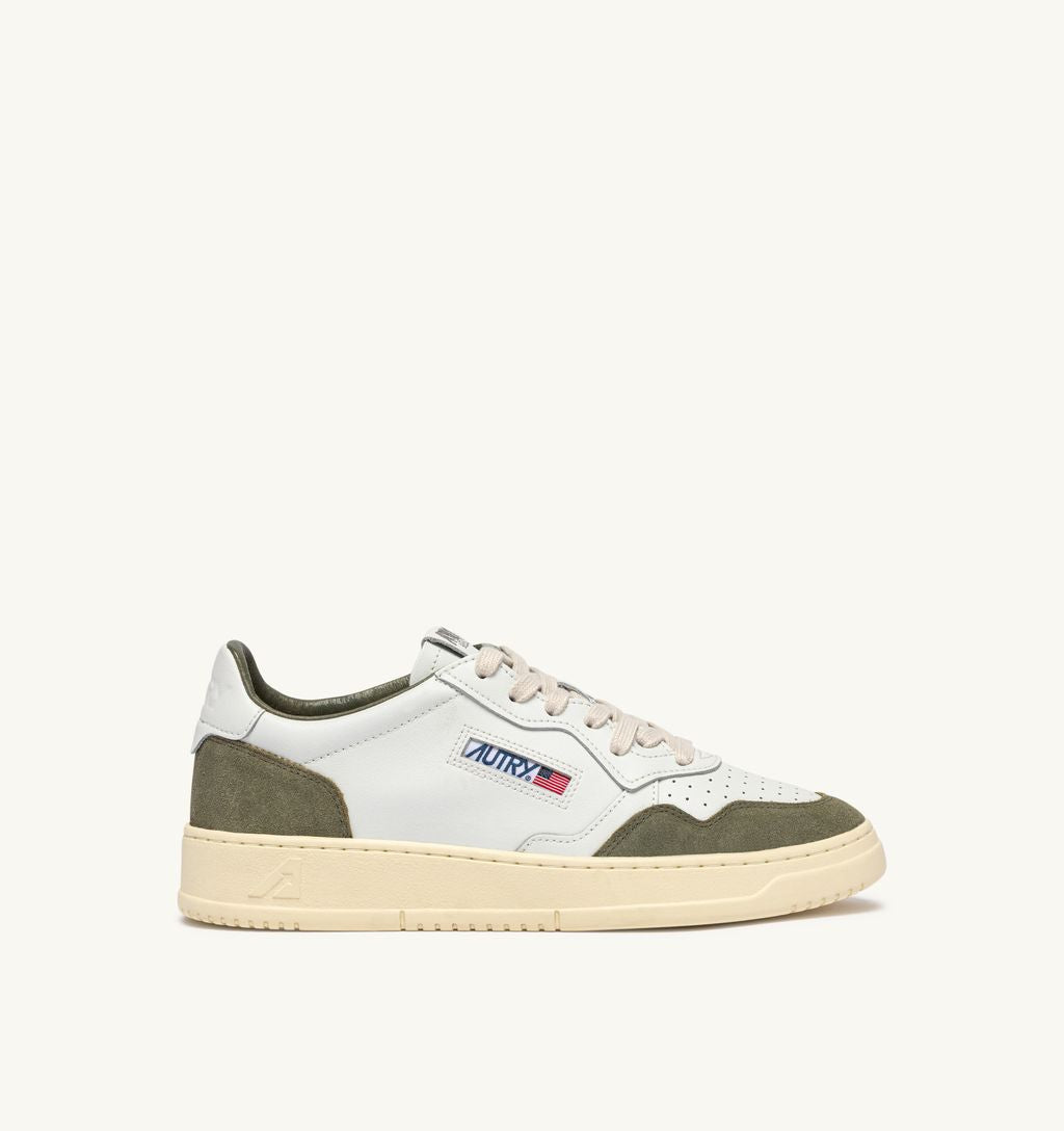 AUTRY - Basket Medalist Low Soft Leather/Suede White/Smocked Green