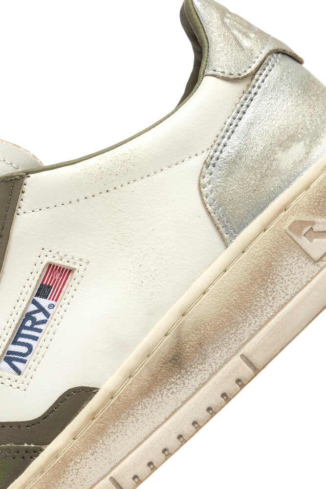 AUTRY - Basket Medalist Super Vintage cuir blanc / vert militaire et argent