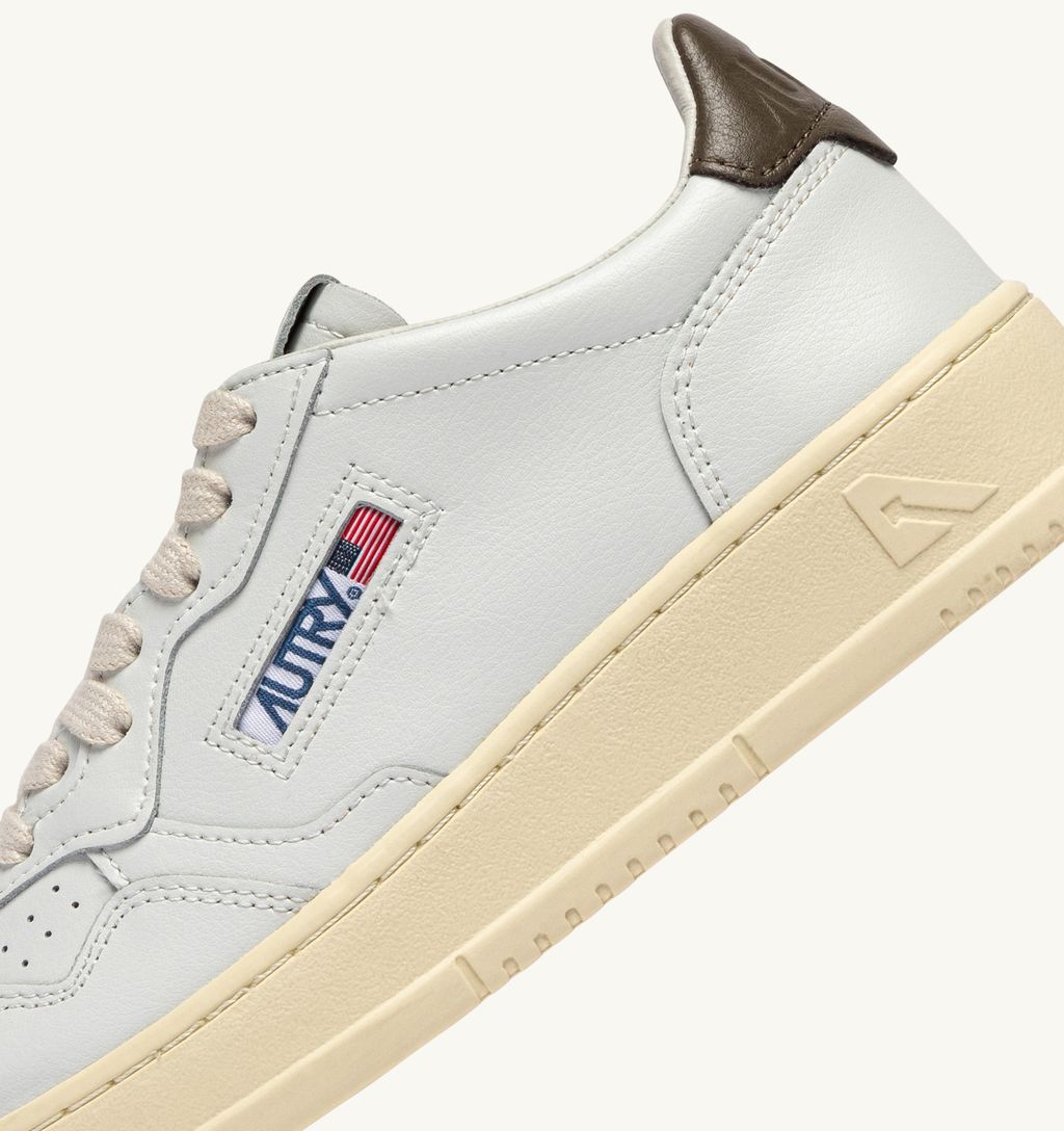 AUTRY - Basket Medalist Low cuir blanc / Choco