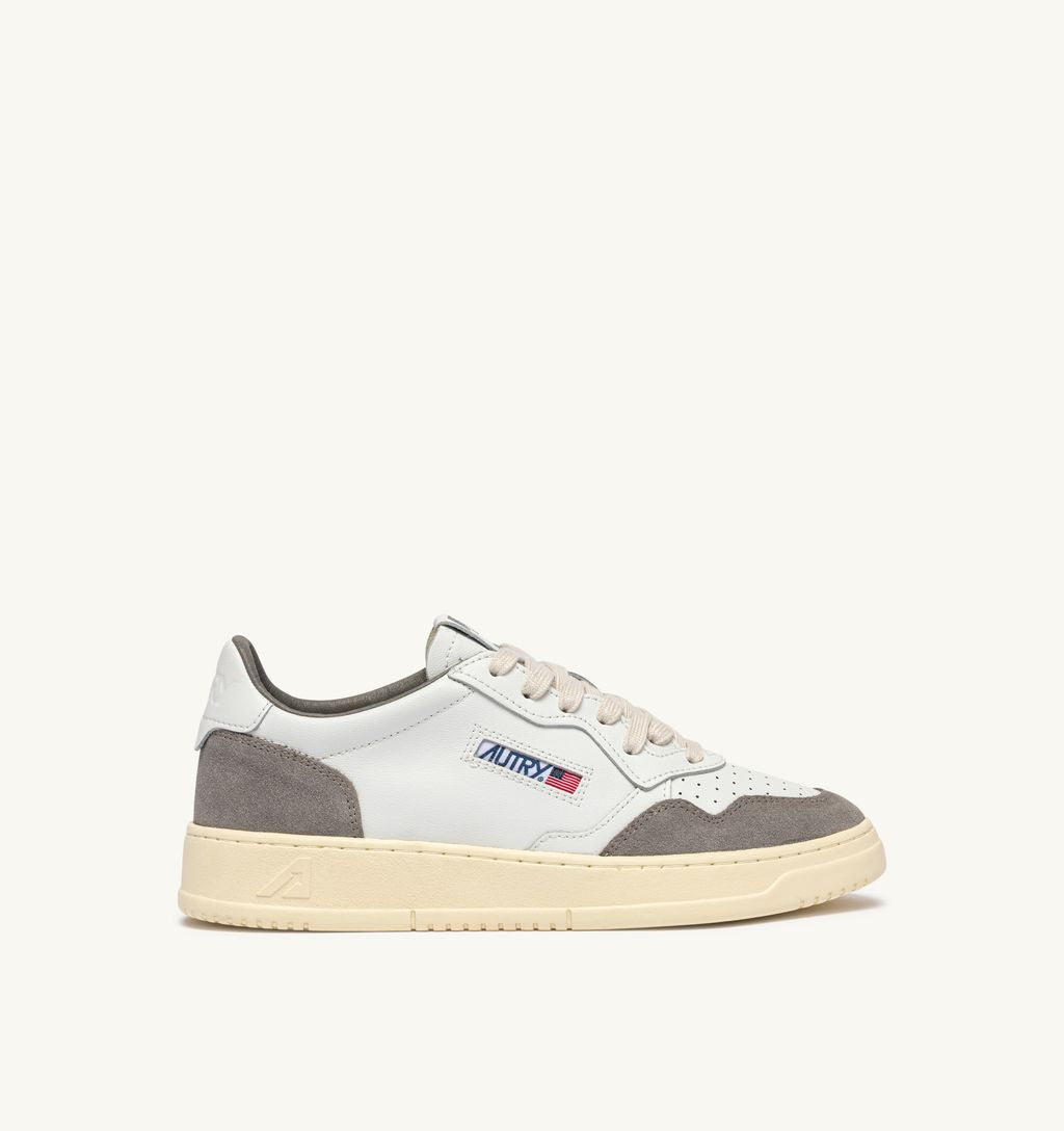 AUTRY - Basket Medalist Low Soft Leather/Suede White/Ciment
