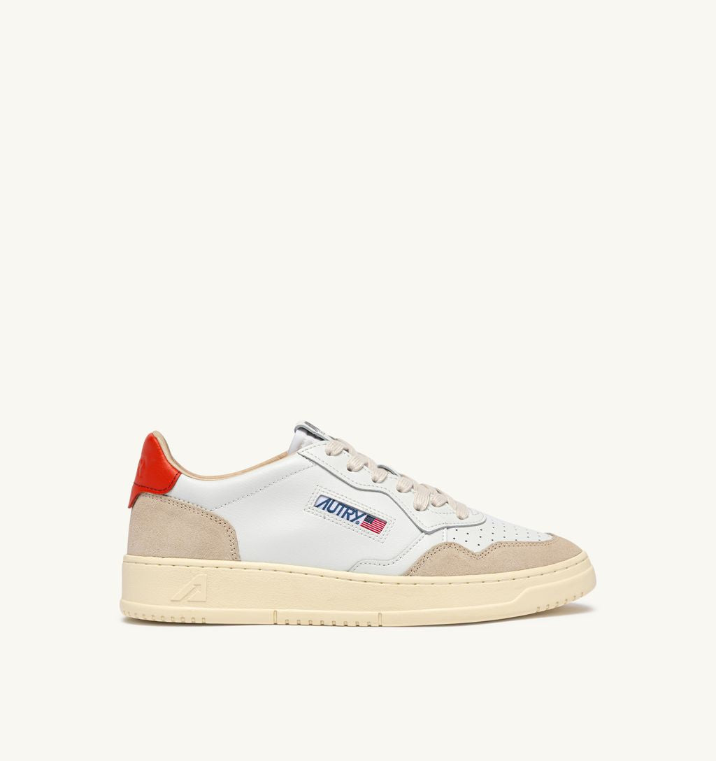 AUTRY - Basket Medalist Low cuir suede White / PumpKin