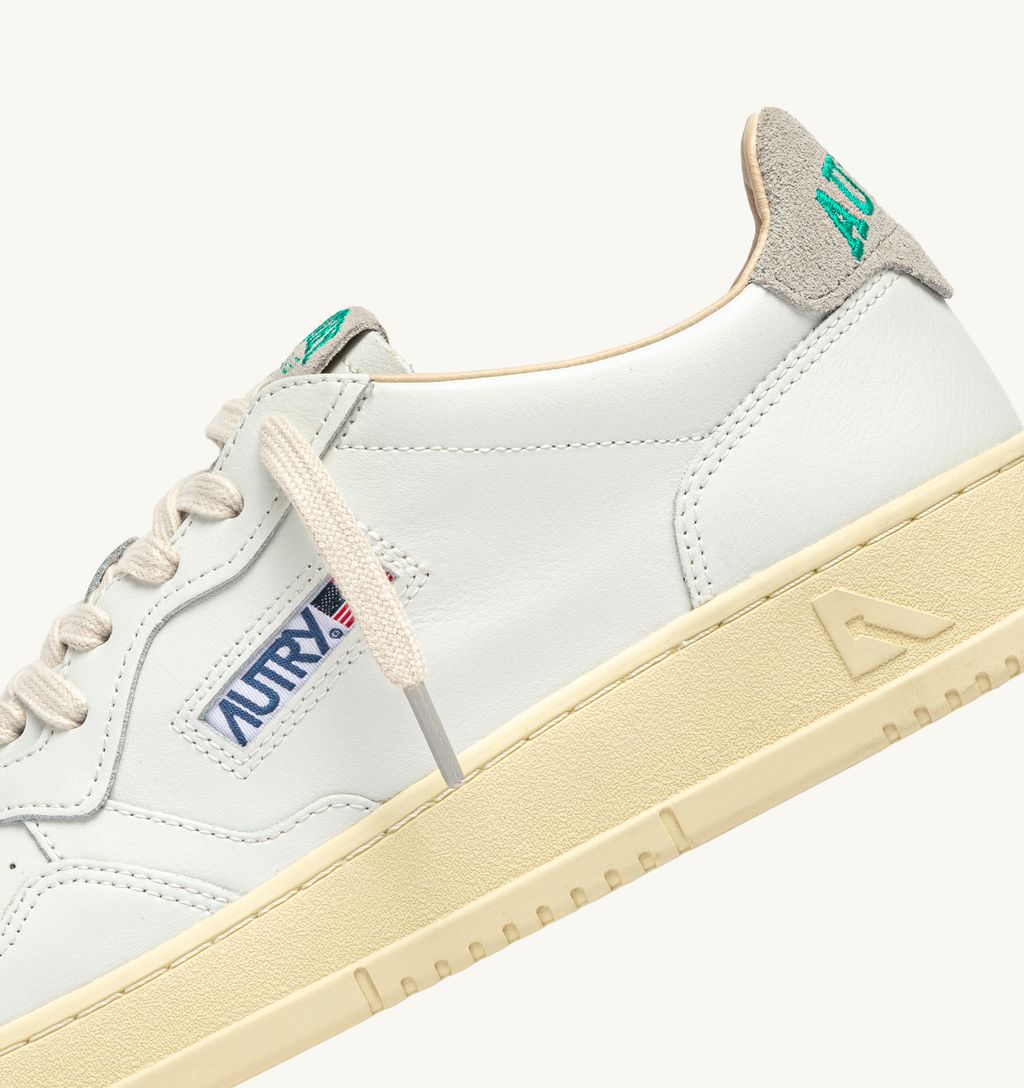 AUTRY - Basket Medalist Low cuir/College White/Nuvole