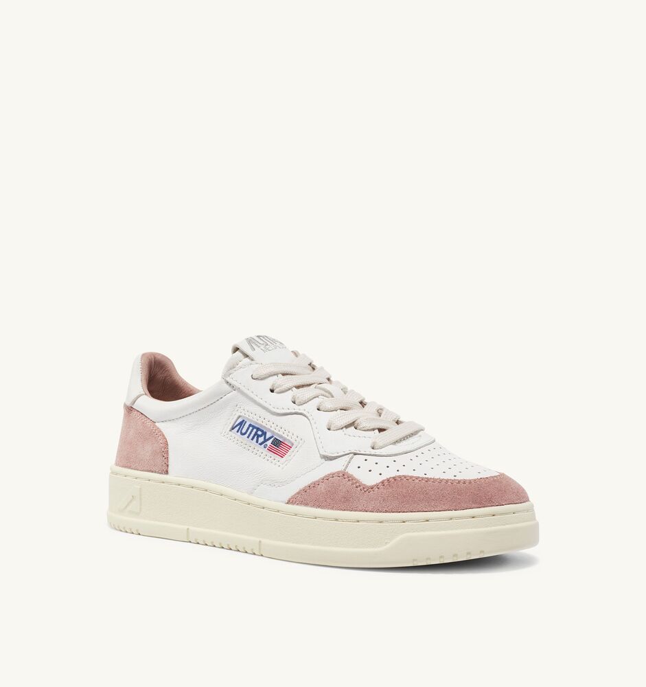 AUTRY - Basket Medalist Low cuir daim blanc / nude
