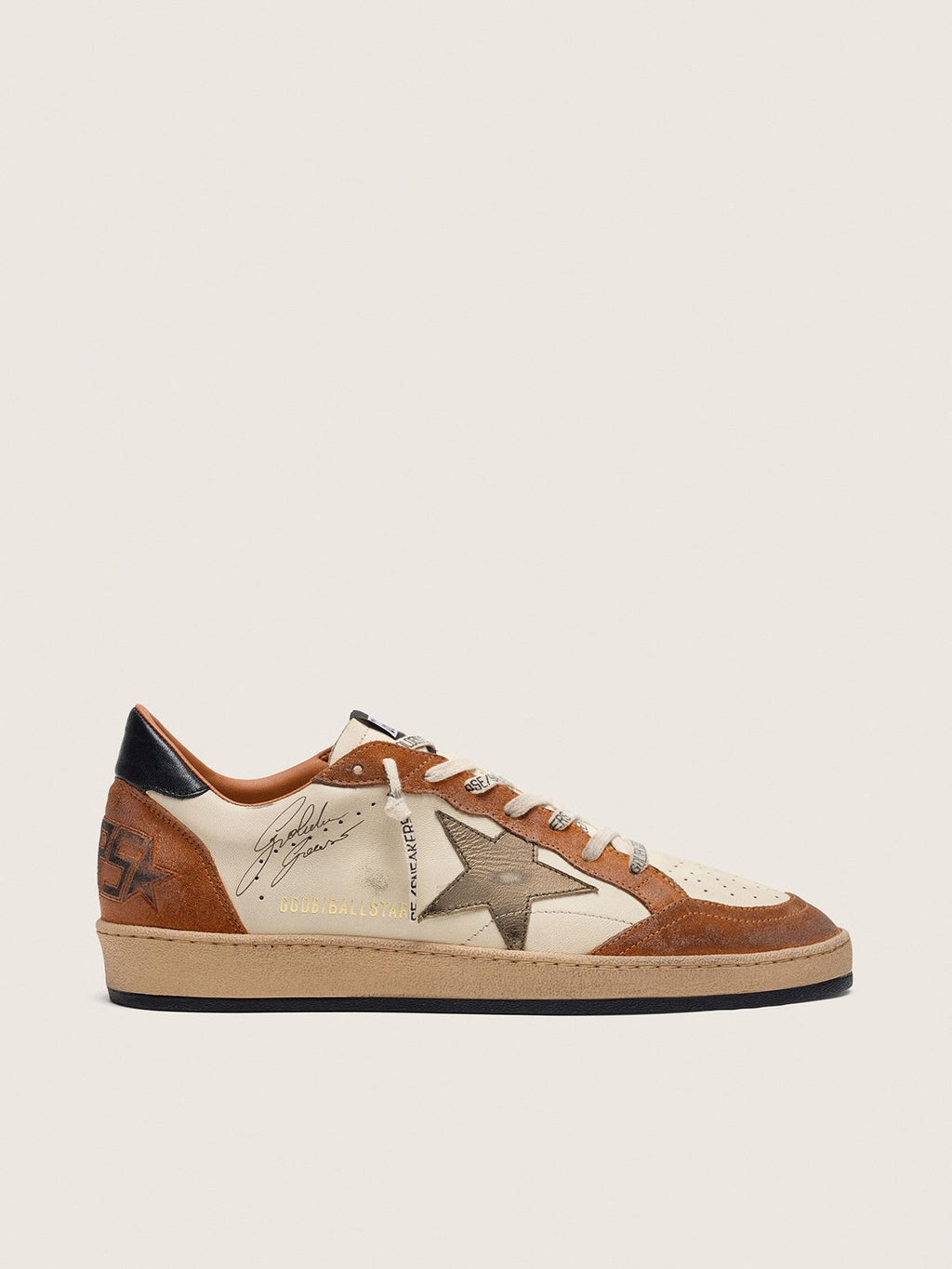 Golden Goose - Ball Star en Cuir Ecru Daim rouille et étoilé dorée