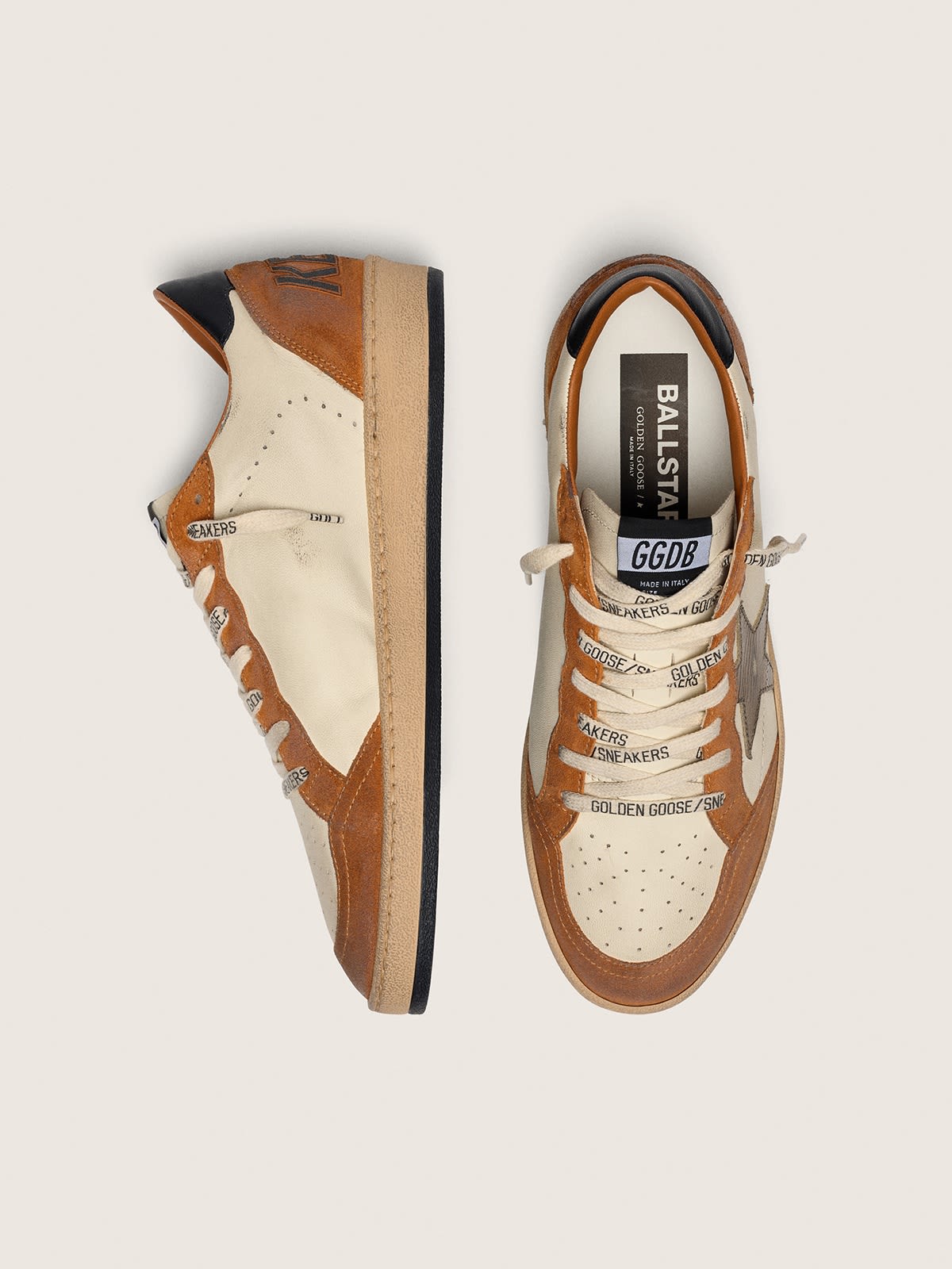 Golden Goose - Ball Star en Cuir Ecru Daim rouille et étoilé dorée