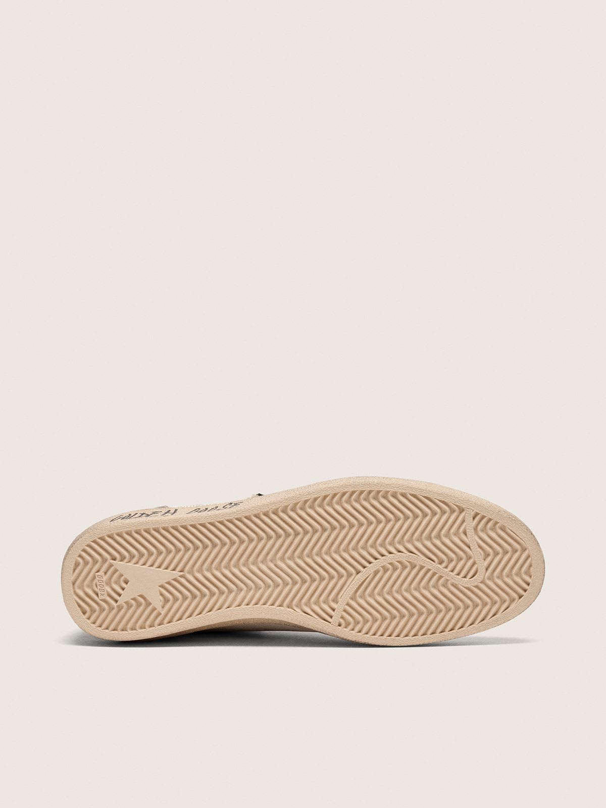 Golden Goose - Ball Star en Cuir Blanc avec etoile en cuir noir et contrefort façon léopard