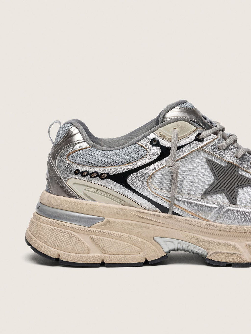 Golden Goose - LightStar en Mesh gris cuir Nappa argenté avec étoile en TPU gris