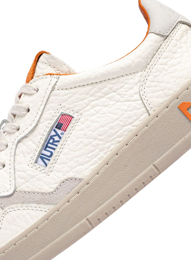 AUTRY - Basket Medalist Low cuir effet éléphant détails mar/Fanta orange