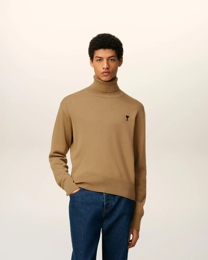 AMI - Pull Col Roulé Ami de Coeur Camel
