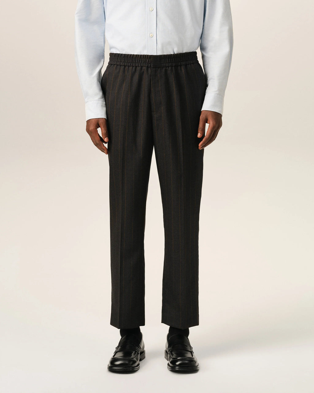 AMI - Pantalon taille élatiqué rayé Gris/Marron Chocolat