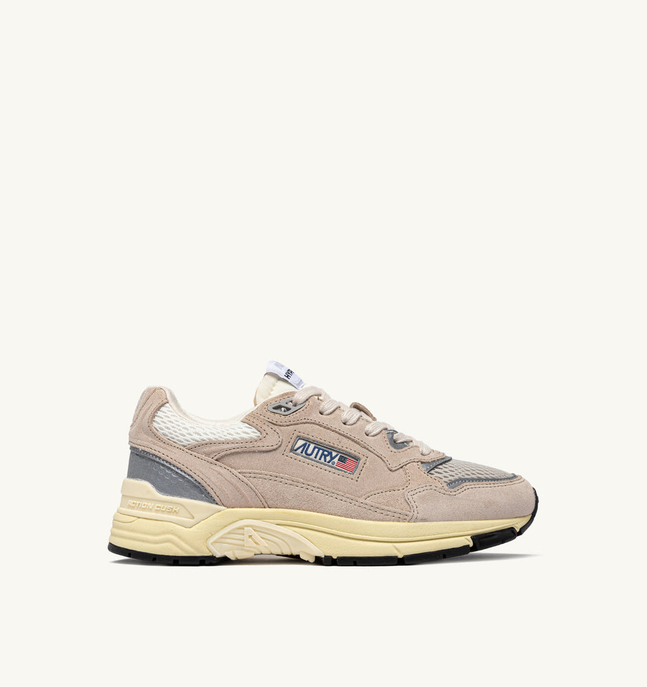 AUTRY - Basket Hyperway Suede/Mesh Sand et Argent