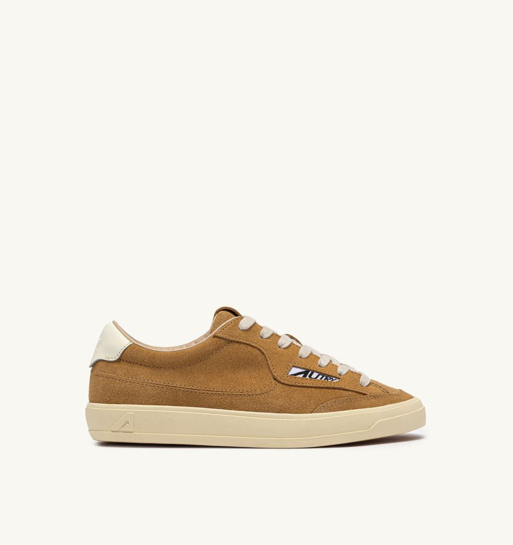 Autry - Windscape low en daim Cuivre et Marshmallow