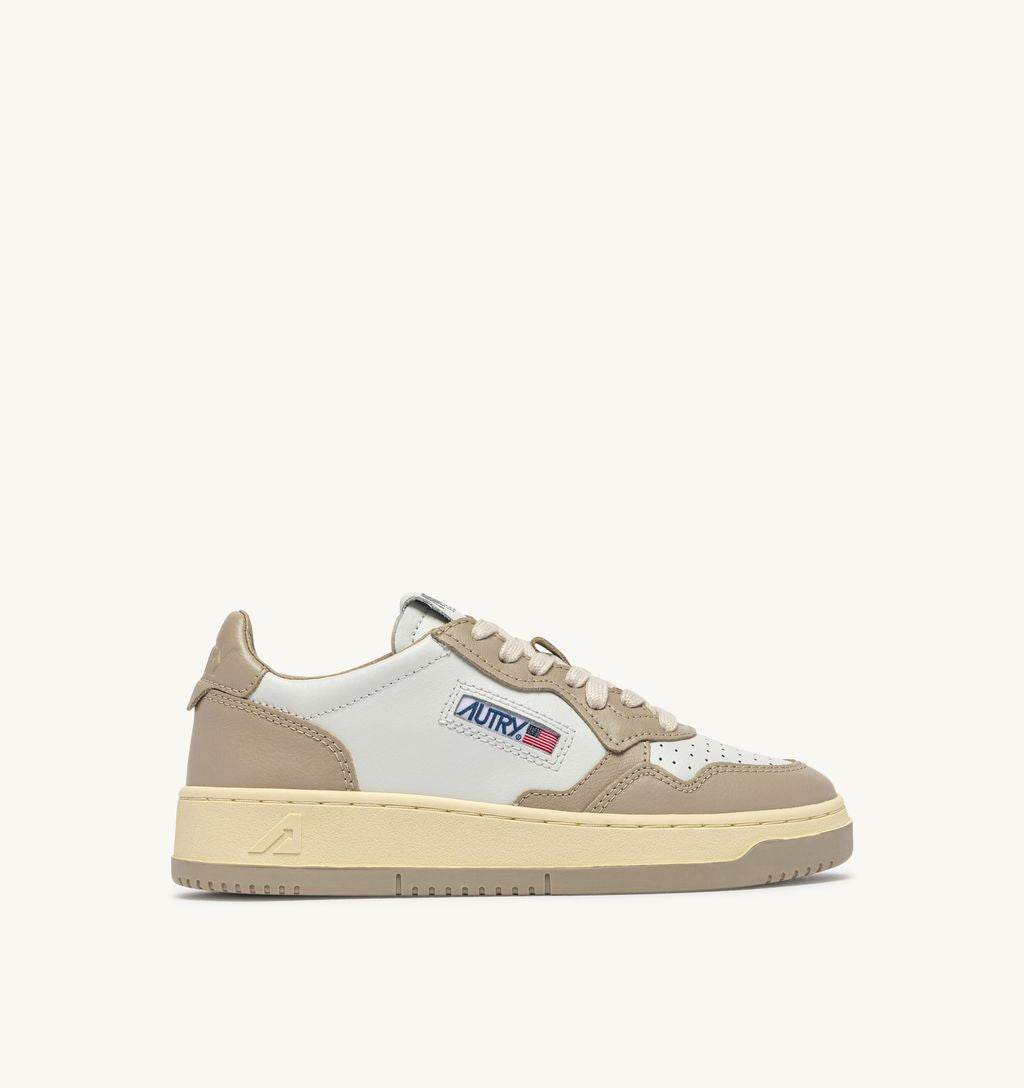 AUTRY - Basket Medalist Low Bicolor White/Feather