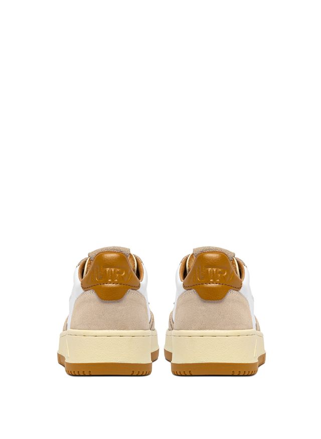 AUTRY - Basket Medalist Low cuir Suede Bicolor White/Sand