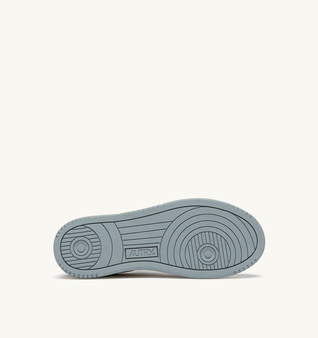 AUTRY - Basket Medalist Low Laminé Cuir / Suede Silver/Pale Blue