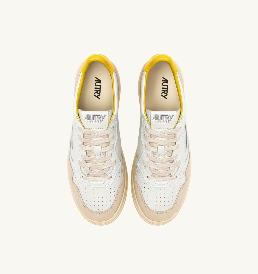 AUTRY - Basket Medalist Low Game Set Match cuir/Suede Blanc/Jaune