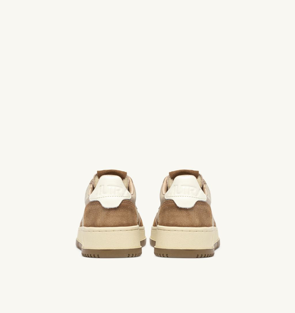 AUTRY - Basket Medalist Low Laminé Cuir / Suede Platinium/Beige