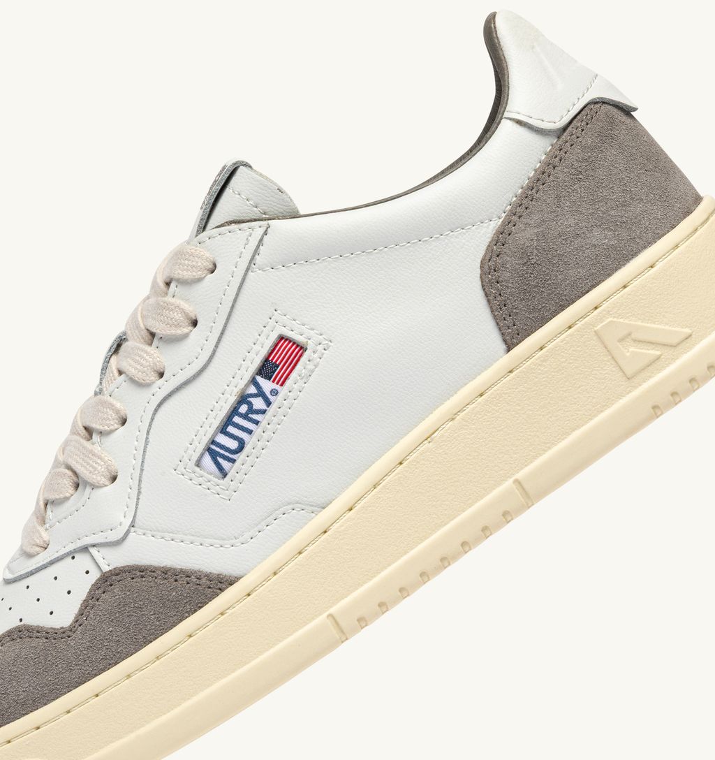 AUTRY - Basket Medalist Low Soft Leather/Suede White/Ciment