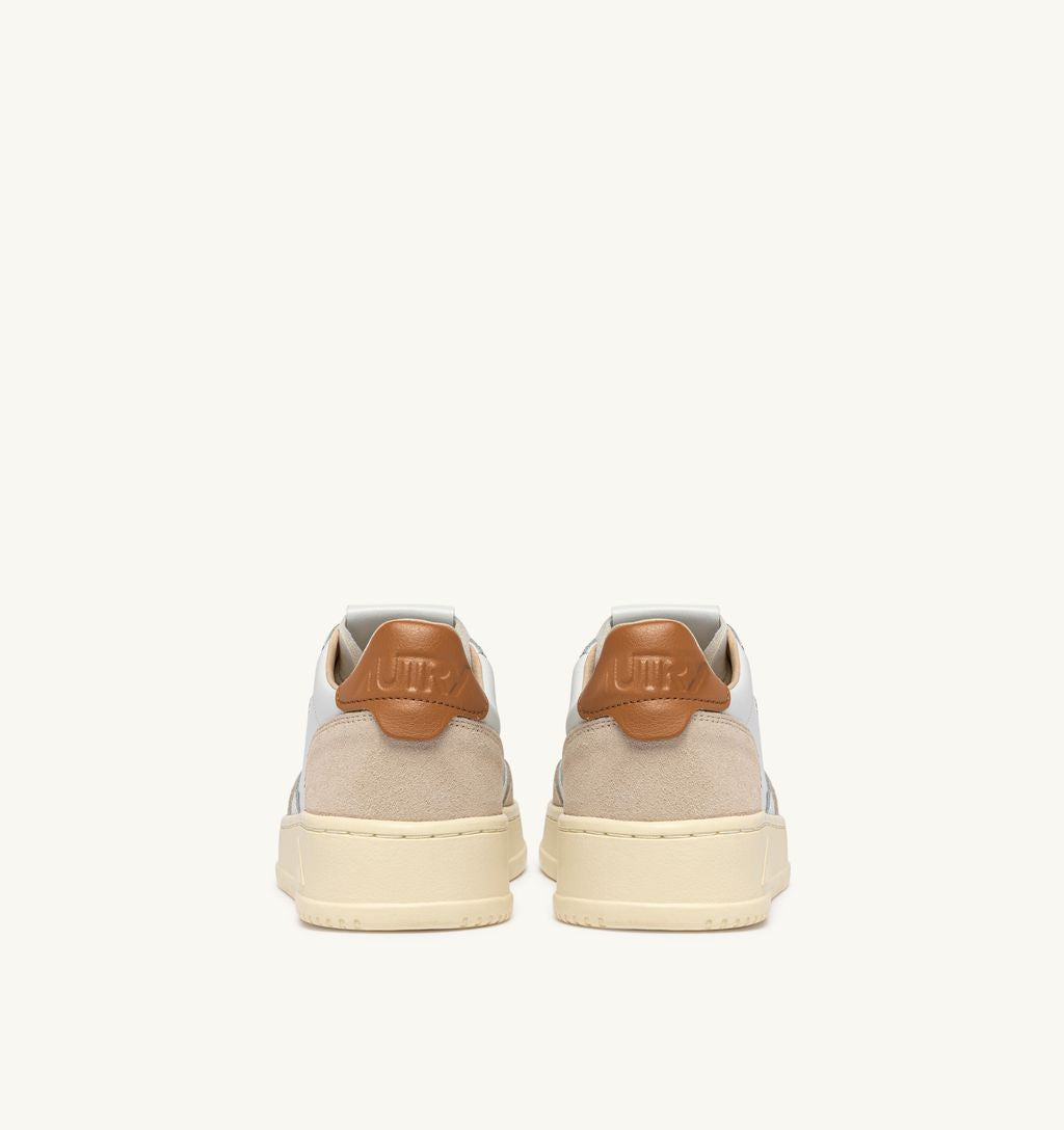 AUTRY - Basket Medalist Low cuir suede White / Lion